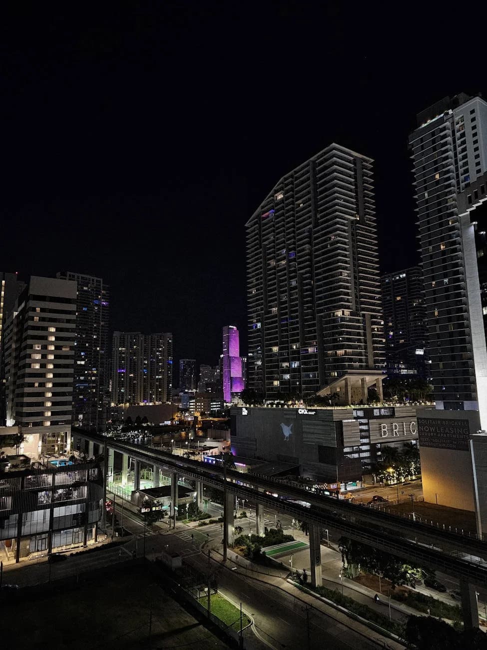 Loc Captivating Miami Skyline At Night Featu 1