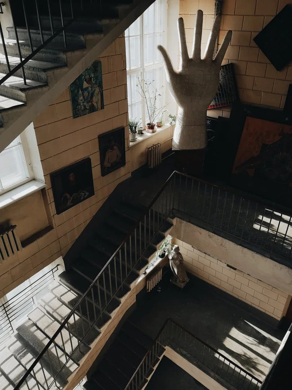 Indoor Staircase In A Museum With Sculpt 1