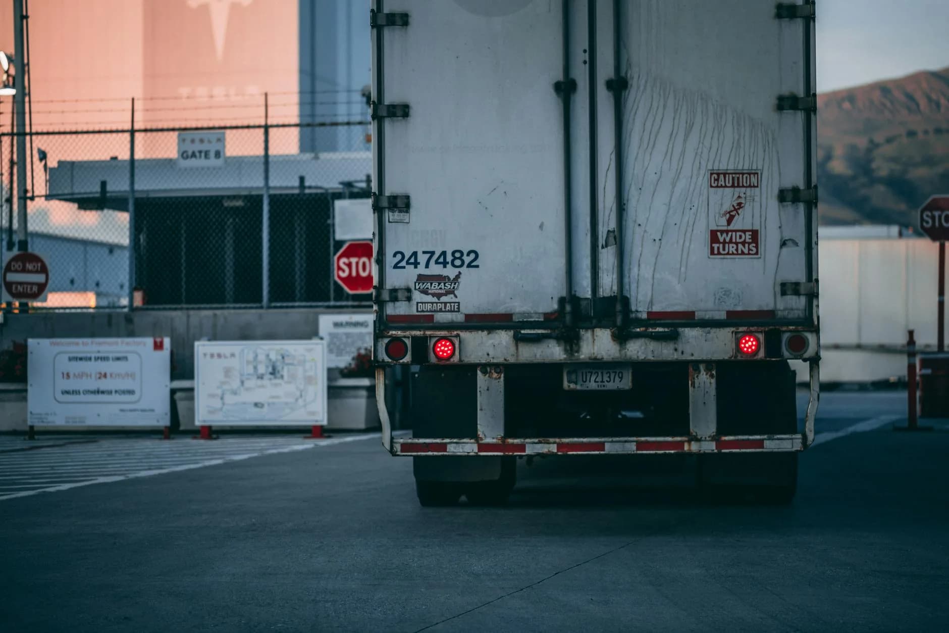 Svc Semi Truck Parked At A Loading Dock With 2