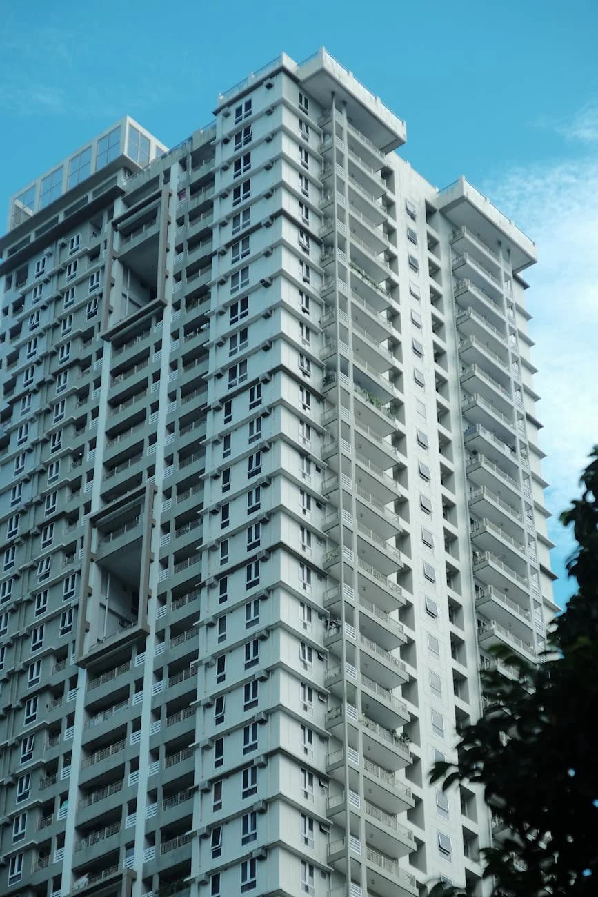 A Towering Residential Apartment Buildin 3