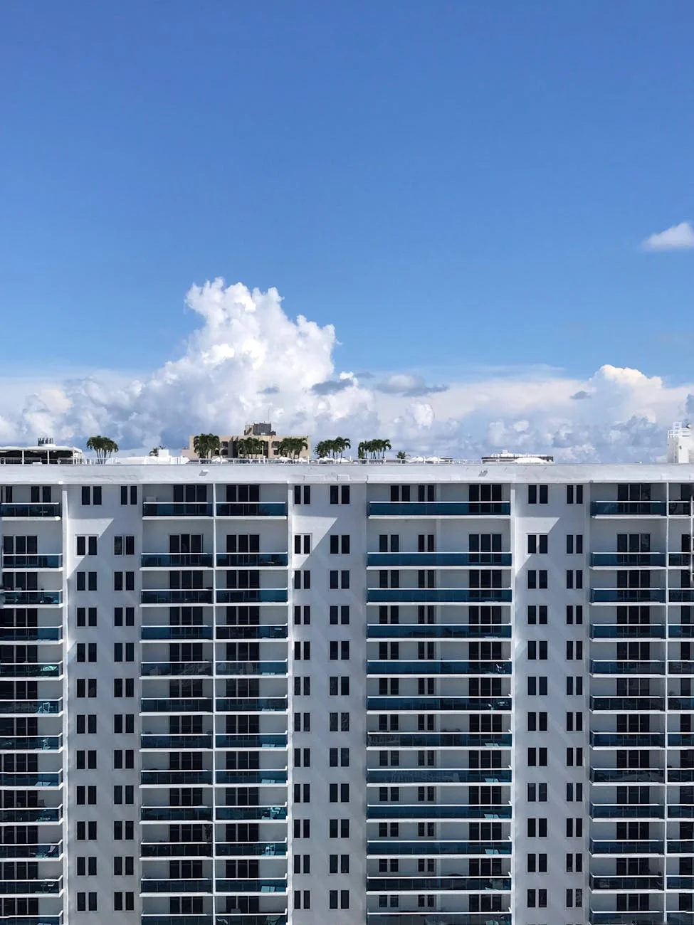 Contemporary Skyscraper In Miami Beach U 3