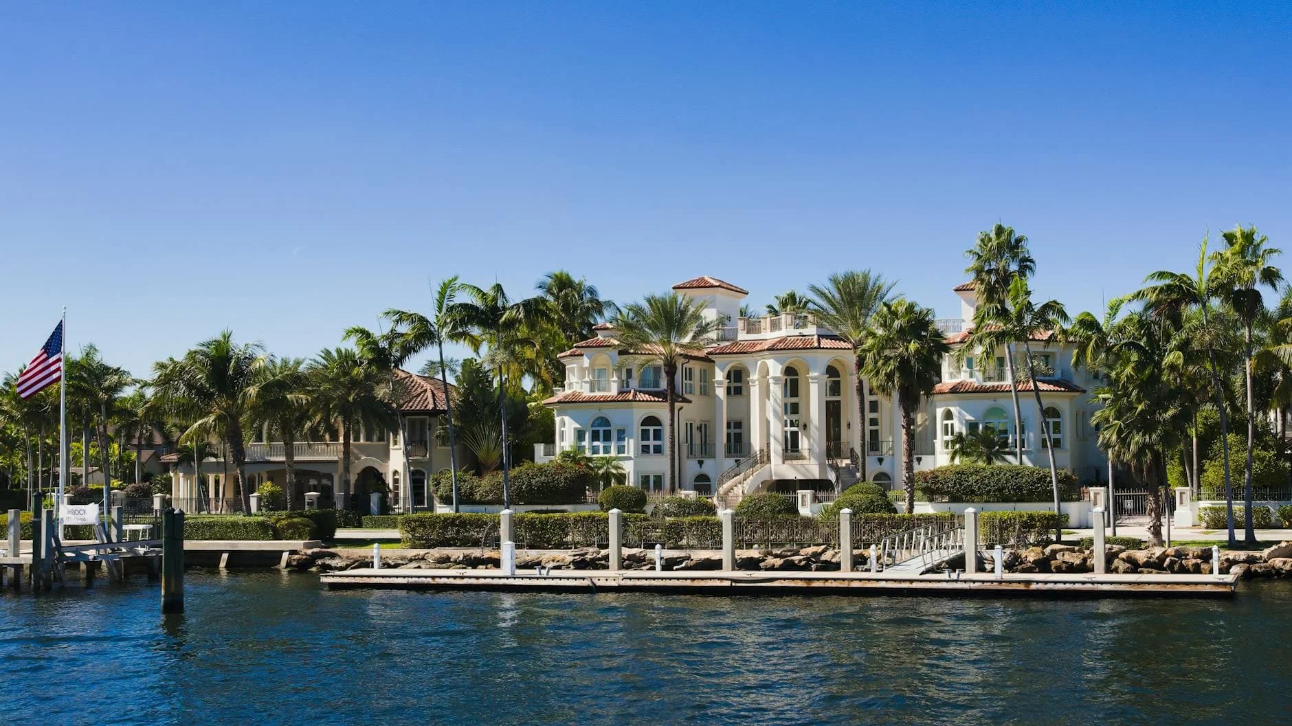 Elegant Waterfront Mansion With Palm Tre 5