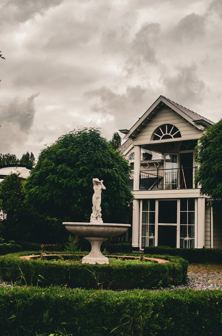 A Classic Mansion With A Garden Fountain 2